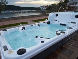 Fiberglass Spa Pool Manufacturer in Agra
